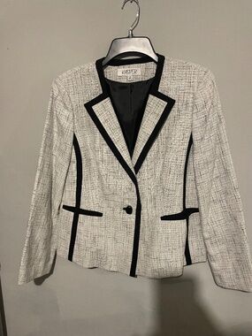 Kasper women’s 10 P gray with black trim suit jacket